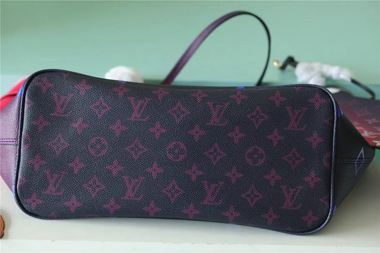 Louis Vuitton M20511 Shopping Bag