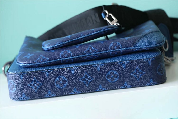 Louis Vuitton M30848 Monogram Eclipse Eclipse Reverse Messenger Bag