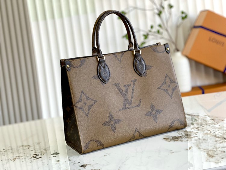 Louis Vuitton M45039  Monogram Reverse Onthego Handbag