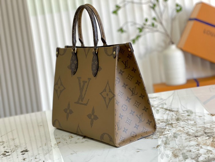 Louis Vuitton M45039  Monogram Reverse Onthego Handbag