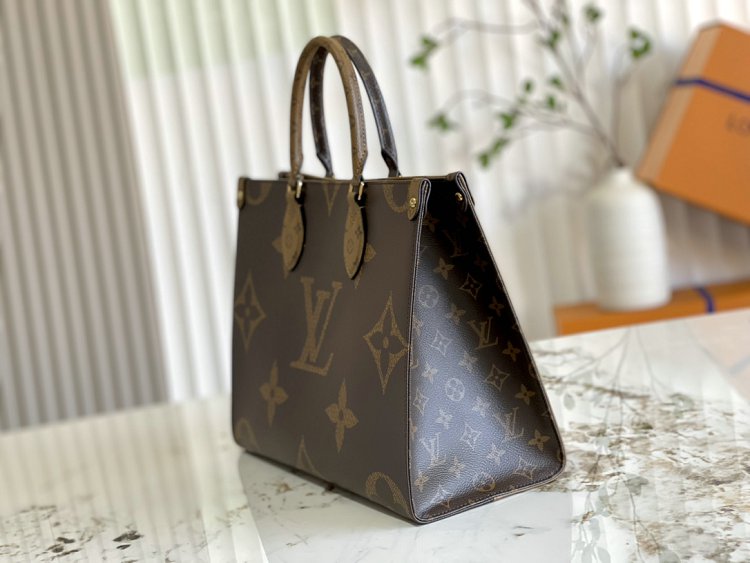 Louis Vuitton M45039  Monogram Reverse Onthego Handbag