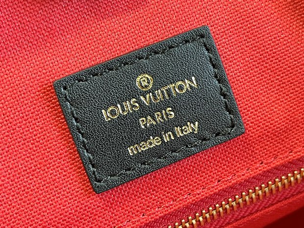 Louis Vuitton M45039  Monogram Reverse Onthego Handbag