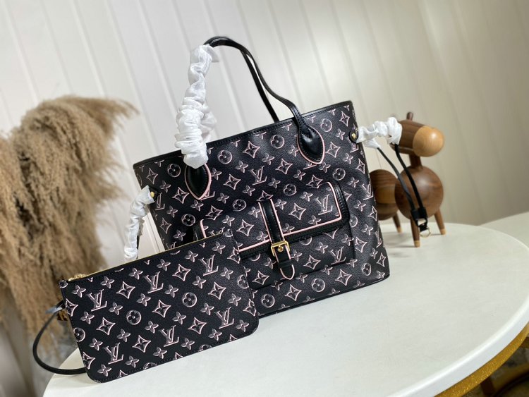 Louis Vuitton M46137 Shopping Bag