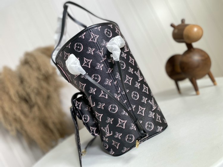 Louis Vuitton M46137 Shopping Bag