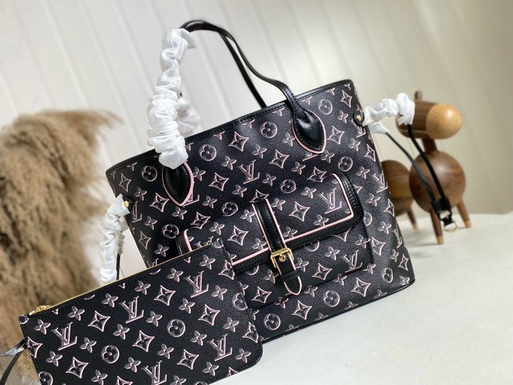 Louis Vuitton M46137 Shopping Bag