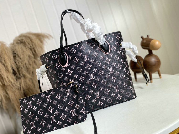 Louis Vuitton M46137 Shopping Bag