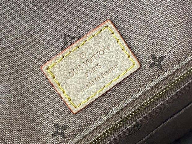 Louis Vuitton M46154 Onthego Monogram Reverse Toron Handles Women Handbag