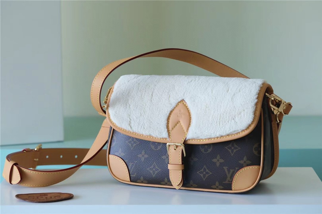 Louis Vuitton M46317 DIANE Monogram Shoulder Bag