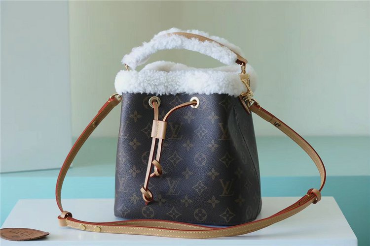 Louis Vuitton M46319 NÉONOÉ BB Monogram Cozygram Bag