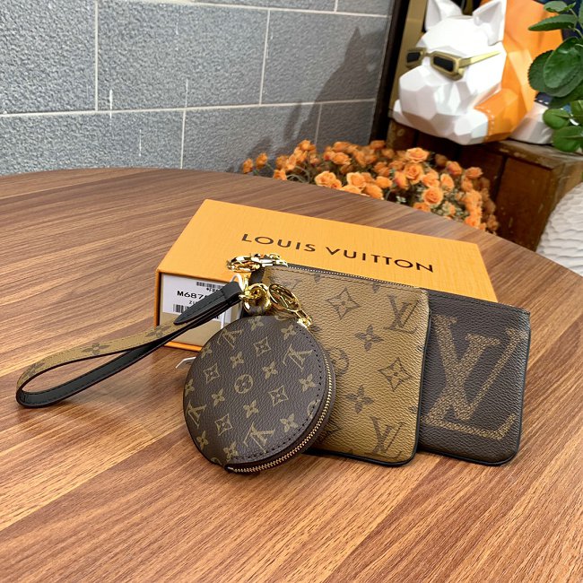 Louis Vuitton M68756 Trio Pouch Accessoires Monogram Wristlet