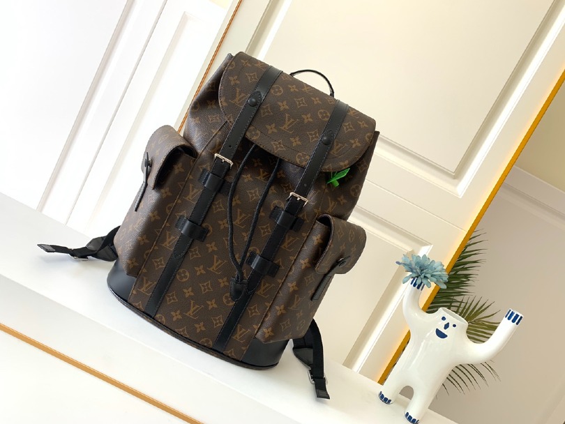 Louis Vuitton  M43735 Christopher MM