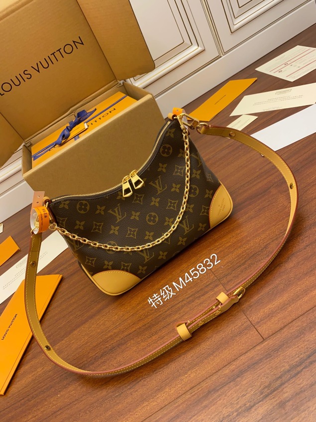 Louis Vuitton M45832