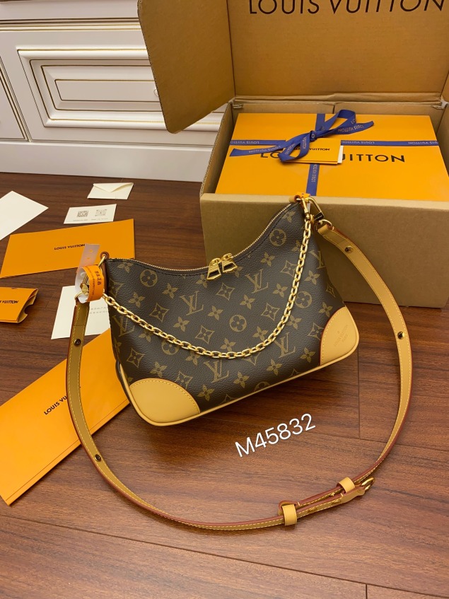 Louis Vuitton M45832