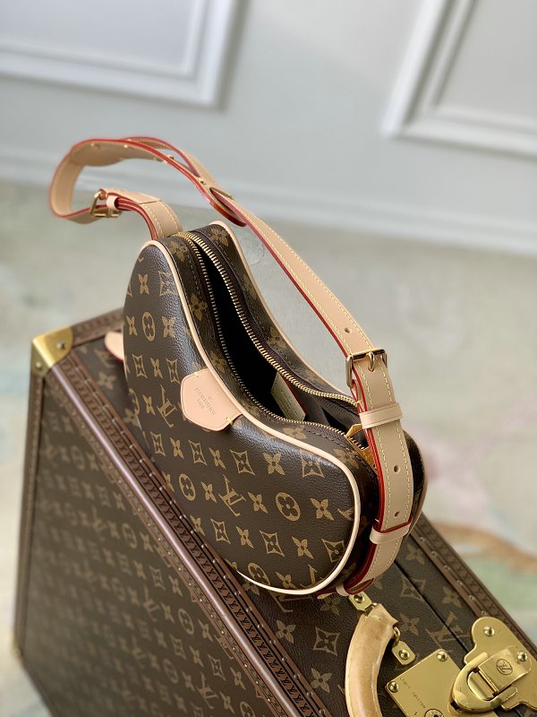 Louis Vuitton M46828  Monogram Bag