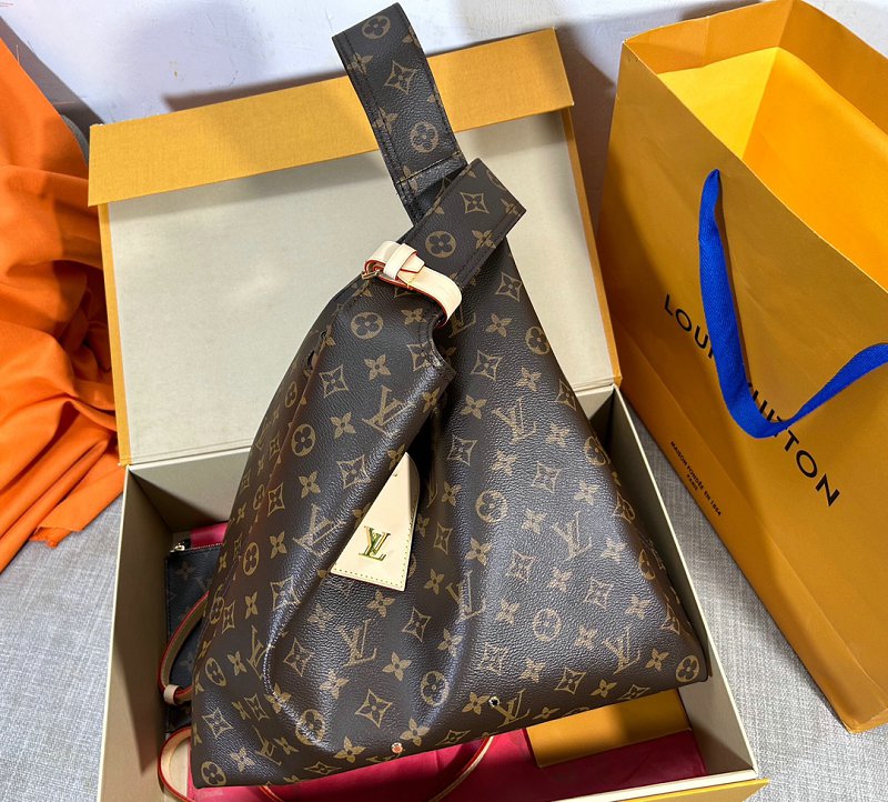 Louis Vuitton M46817 Nicolas Ghesquière Monogram Dune Shopping Bag