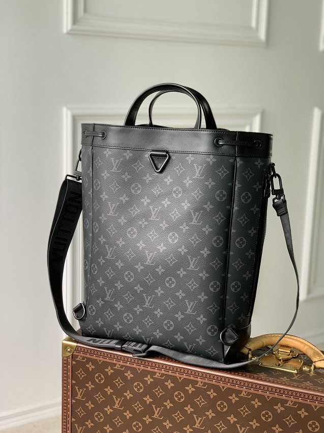 Louis Vuitton M46693 Handbag