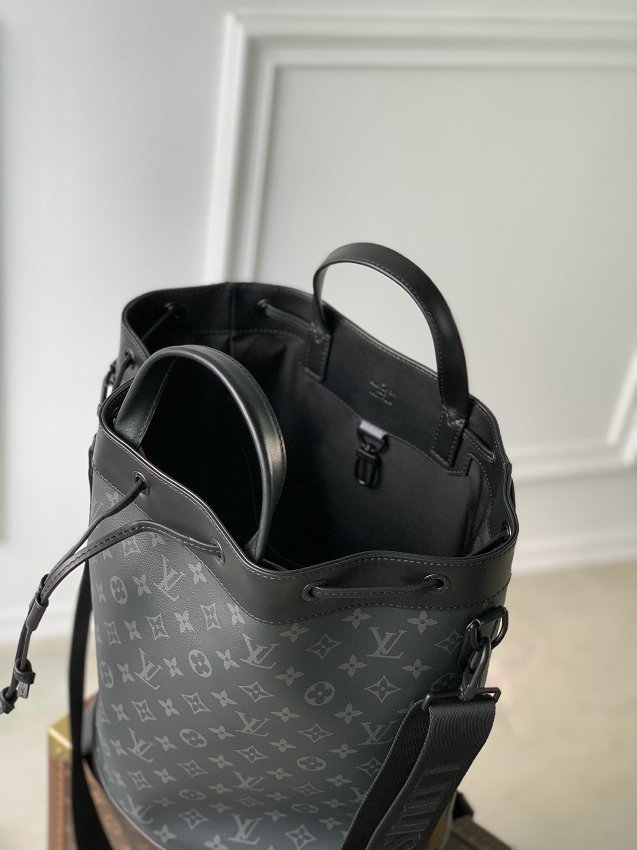 Louis Vuitton M46693 Handbag