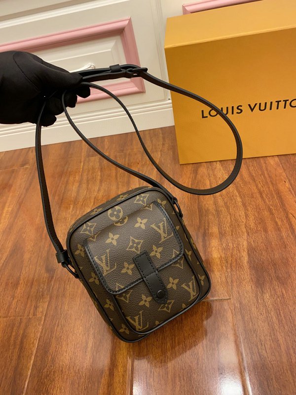 Louis Vuitton M69404 Christopher Shoulder Bag