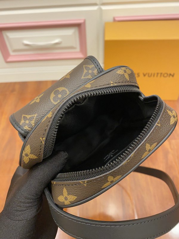 Louis Vuitton M69404 Christopher Shoulder Bag