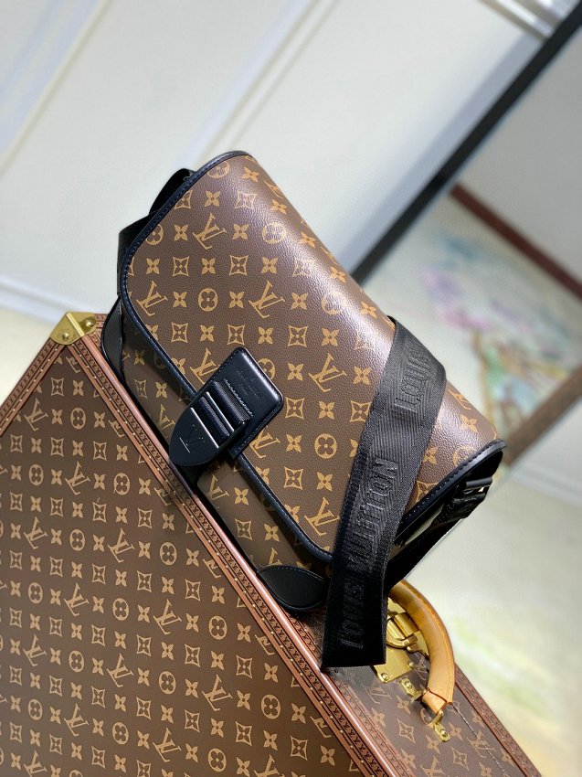 Louis Vuitton M46328 Archy Monogram Macassar Messenger Bag