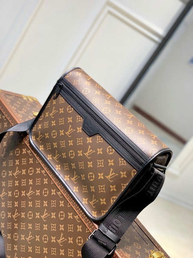 Louis Vuitton M46328 Archy Monogram Macassar Messenger Bag