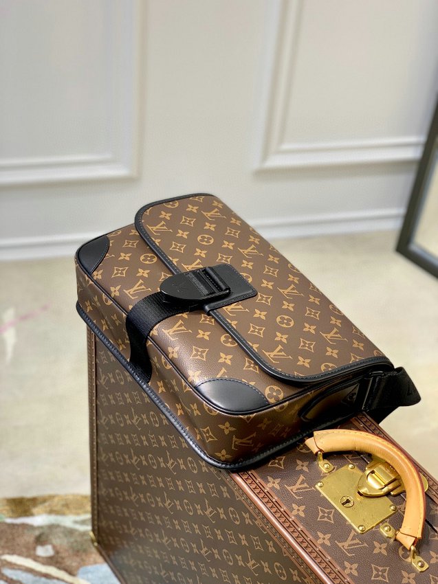 Louis Vuitton M46328 Archy Monogram Macassar Messenger Bag