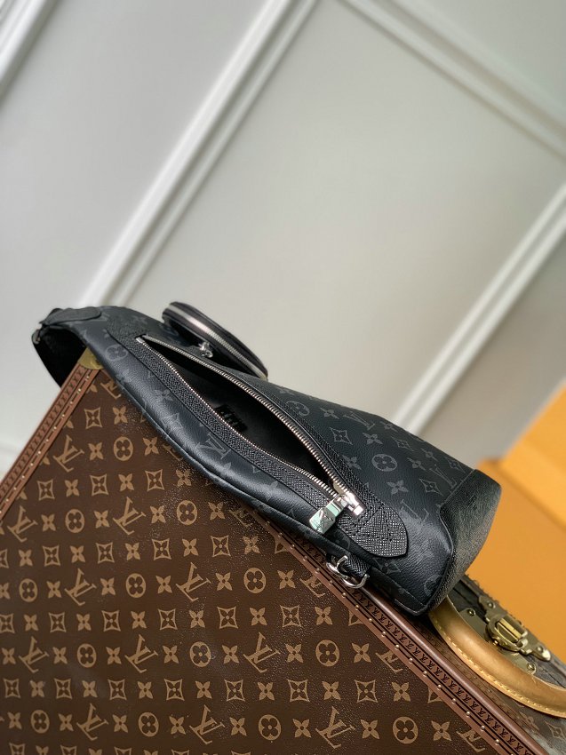 Louis Vuitton M30936 Duo Slingbag Taigarama 