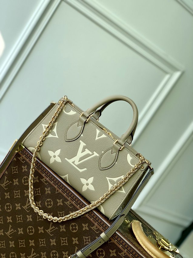 Louis Vuitton M23640 OnTheGo East West Handbag