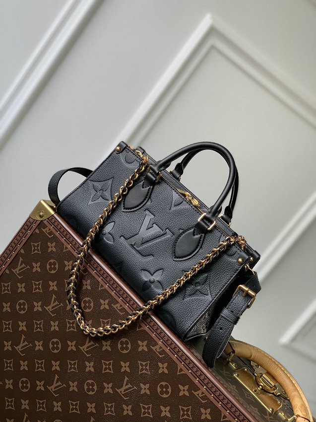 Louis Vuitton M23640 OnTheGo East West Handbag