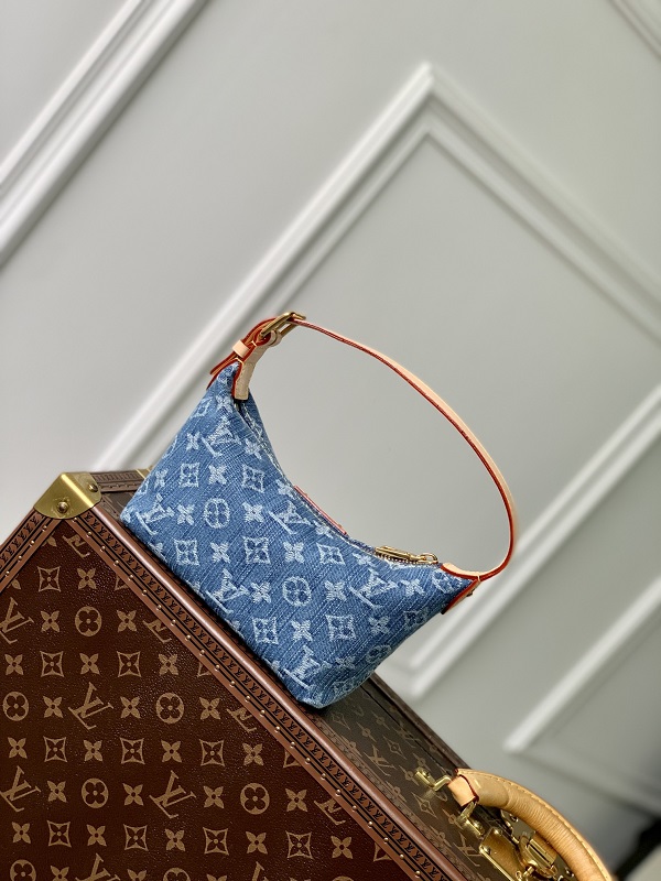 Louis Vuitton M82949 Hills Pochette Monogram Denim Blue