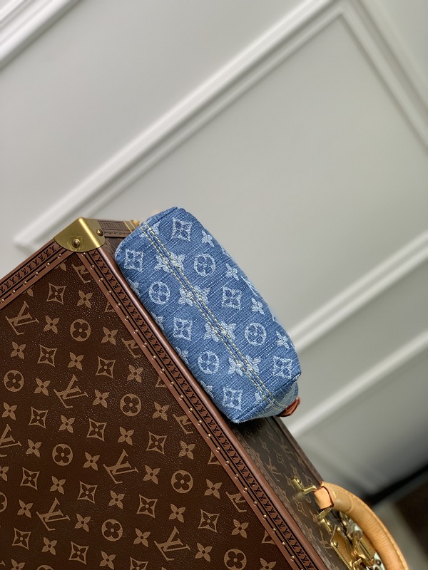 Louis Vuitton M82949 Hills Pochette Monogram Denim Blue