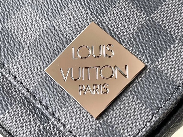 Louis Vuitton N42710 District PM Damier Graphite Canvas