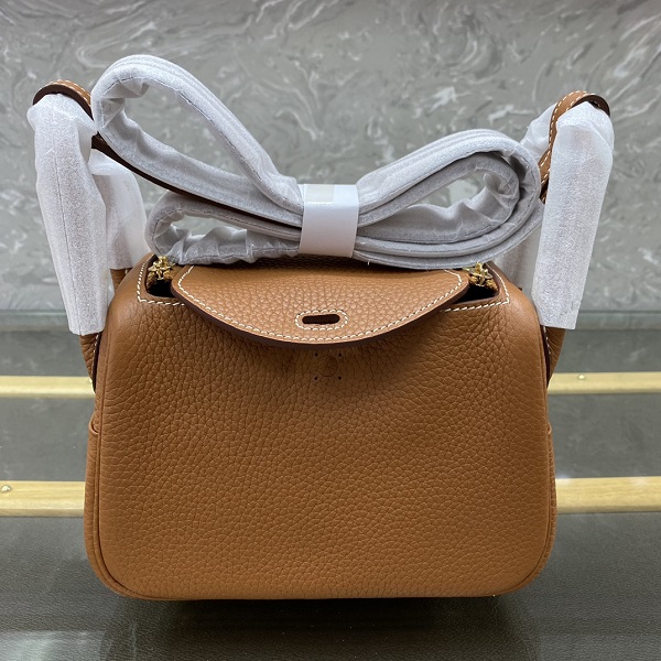 Hermès Lindy mini 19 Shoulder Bag