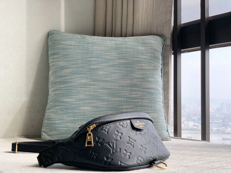 Louis Vuitton M44812 Waist Bag