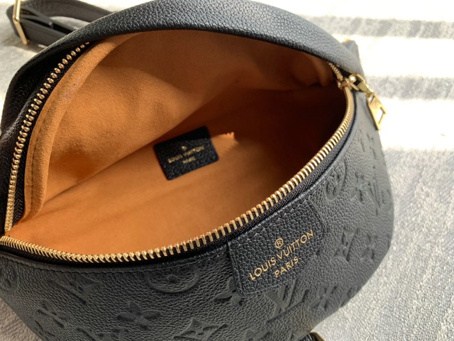 Louis Vuitton M44812 Waist Bag