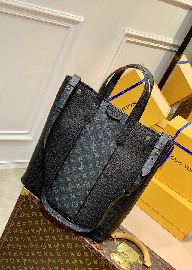 Louis Vuitton M30431 Authentic Taiga rama City Tote M30431 Bag