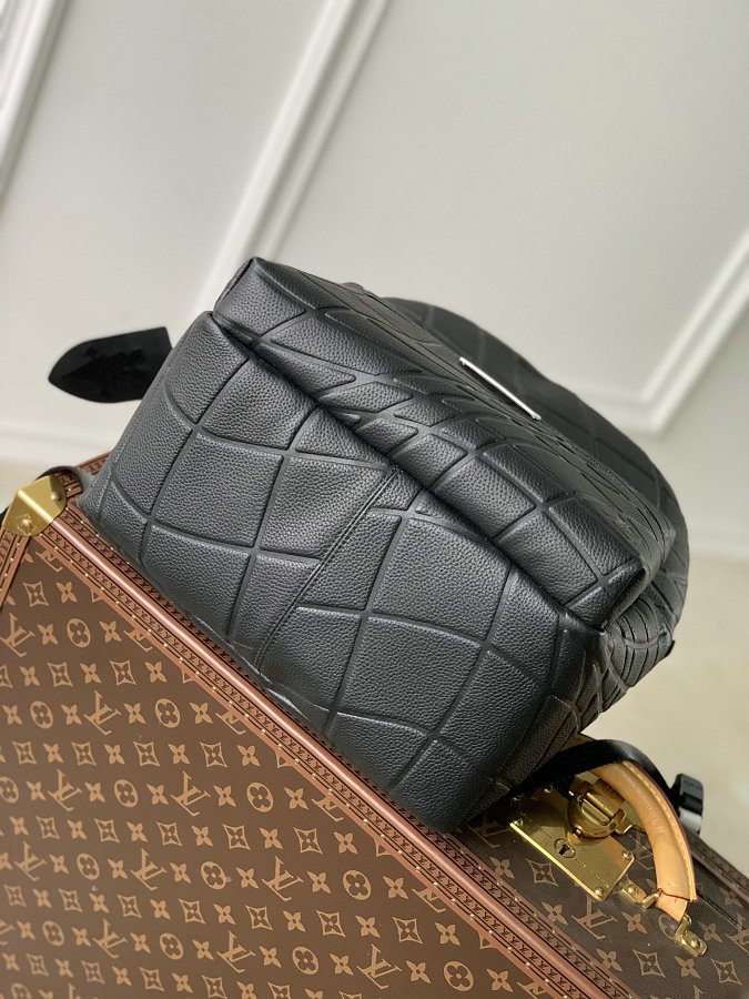 Louis Vuitton M21391 Backpack