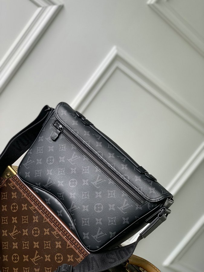 Louis Vuitton M46685 Monogram Eclipse Montsouris Messenger Bag