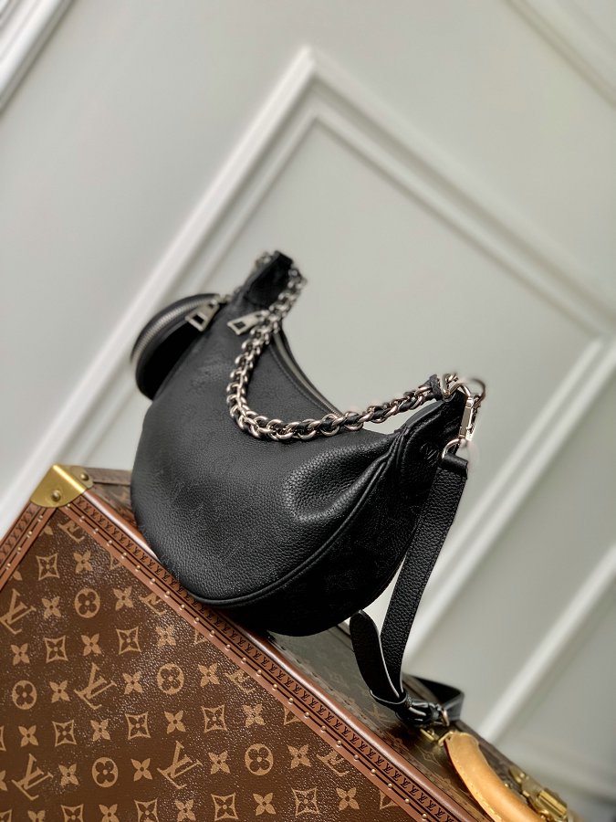 Louis Vuitton M22819  Baia PM Mahina Leather Handbag In Black 