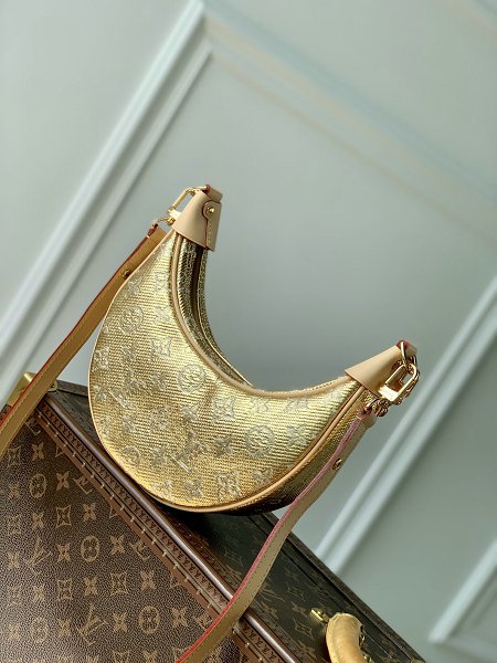 Louis Vuitton M22928 Loop PM Beige in Monoglam