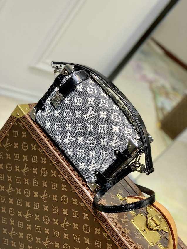 Louis Vuitton M21460 Women's Totes Bag Side Trunk