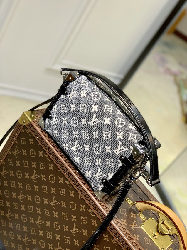 Louis Vuitton M21460 Women's Totes Bag Side Trunk