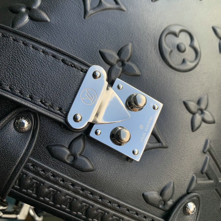 Louis Vuitton M21709 Nicolas Ghesquière Petite Malle Side Trunk Bag