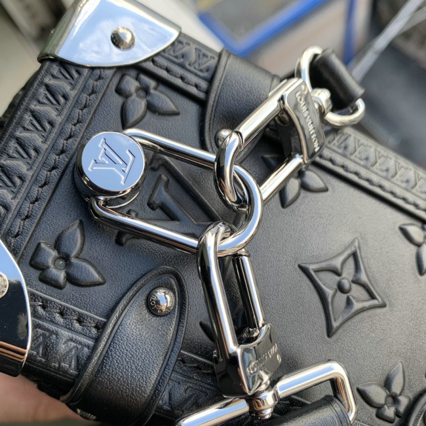 Louis Vuitton M21709 Nicolas Ghesquière Petite Malle Side Trunk Bag