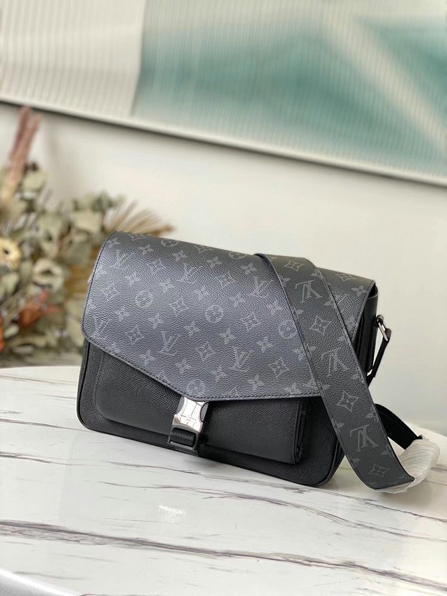 Louis Vuitton M30746  Flap Messenger Monogram Black 