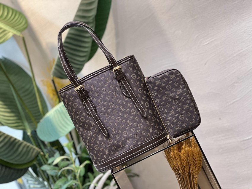 Louis Vuitton M95226 Brown Monogram black canvas presbyopic shoulder bag handbag gold hardware detachable shoulder strap