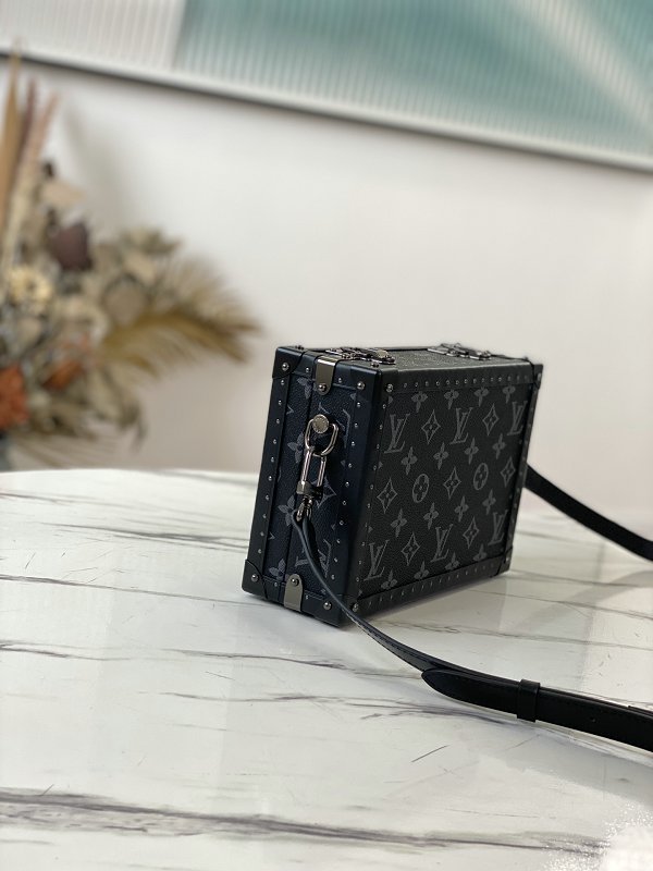 Louis Vuitton M20251 Clutch Box  