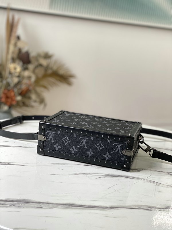 Louis Vuitton M20251 Clutch Box  