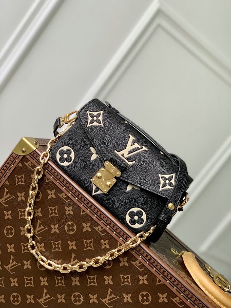  Louis Vuitton M46596 Women's Shoulder Bag Pochette Métis East West  Monogram Empreinte Reather Leather 