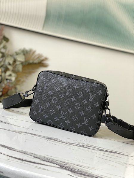 Louis Vuitton M45585  Monogram Eclipse Steamer Messenger Bag